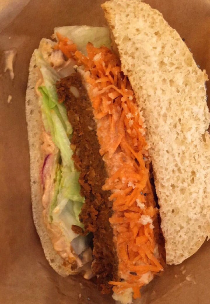 photo of Hank Burger Burger shared by @akira on  14 Feb 2020 - review