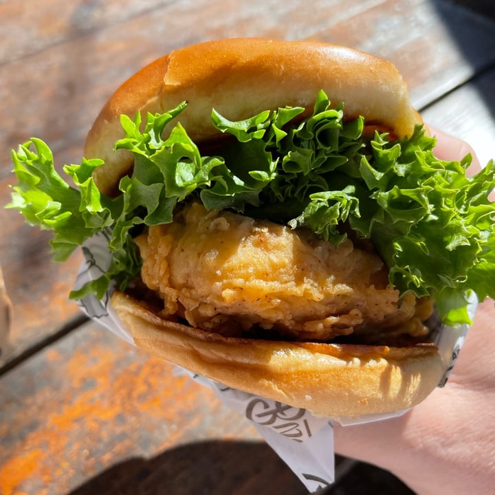 photo of Winter Park Biscuit Company vegan chikn sandwich shared by @rpveg on  19 Jan 2022 - review