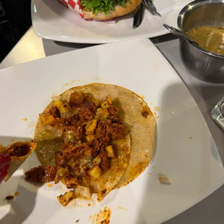 photo of Veganion taco de pastor shared by @karenaho1 on  07 Dec 2022 - review