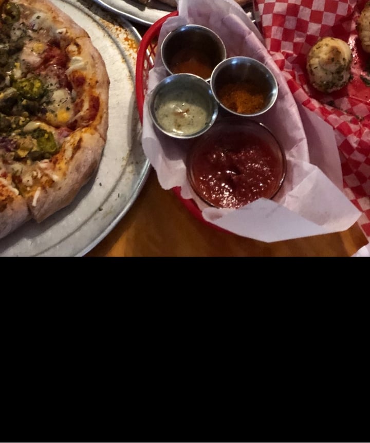 review photo of Ozona Pizza Pizza shared by @dirtbagvegan on 29 Apr 2020 - review