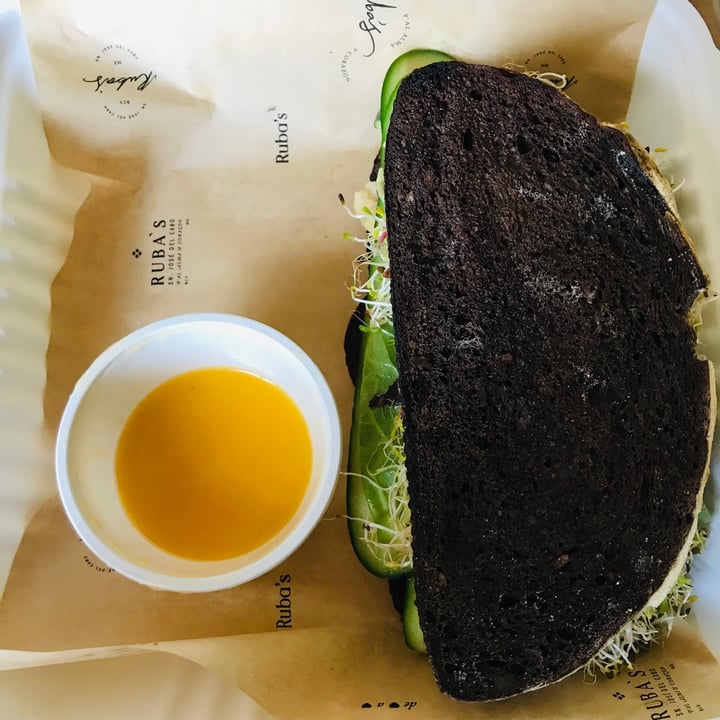 photo of Ruba's Bakery Veggie Sándwich shared by @anasofiachi on  21 Sep 2021 - review