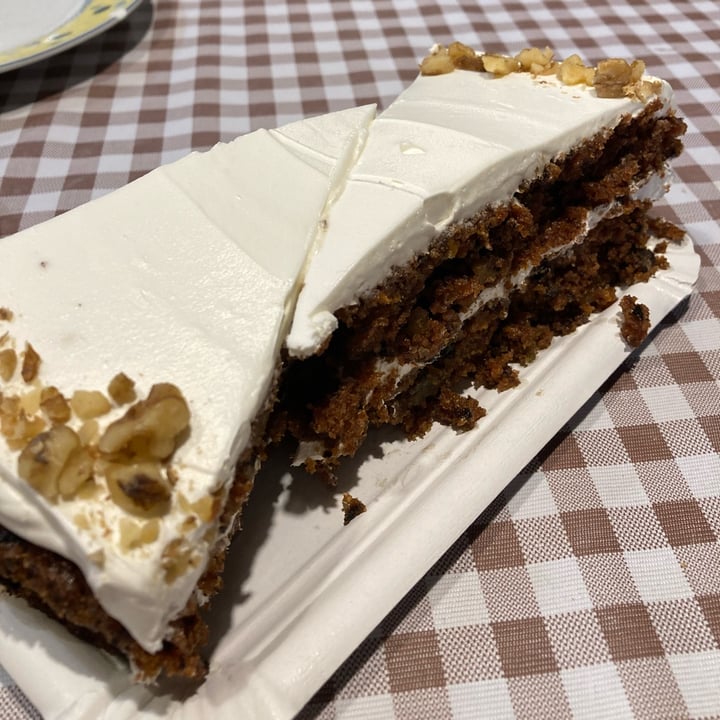 photo of Bohemian Lane Pastelería Vegana Carrot cake shared by @eribarre on  24 Apr 2022 - review