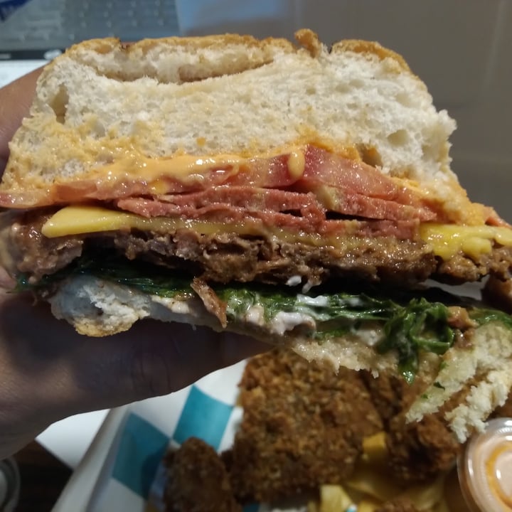 photo of La Recontra La Cheese Bacon shared by @veganaenlima on  15 Jul 2022 - review