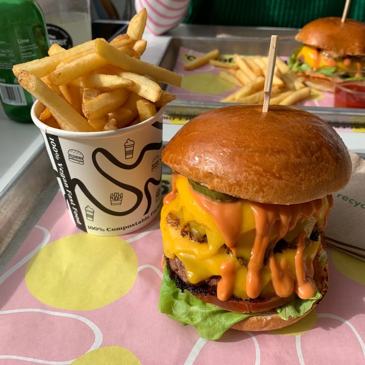 photo of The Vurger Co Canary Wharf New York Melt shared by @whodgetts on  06 Oct 2020 - review