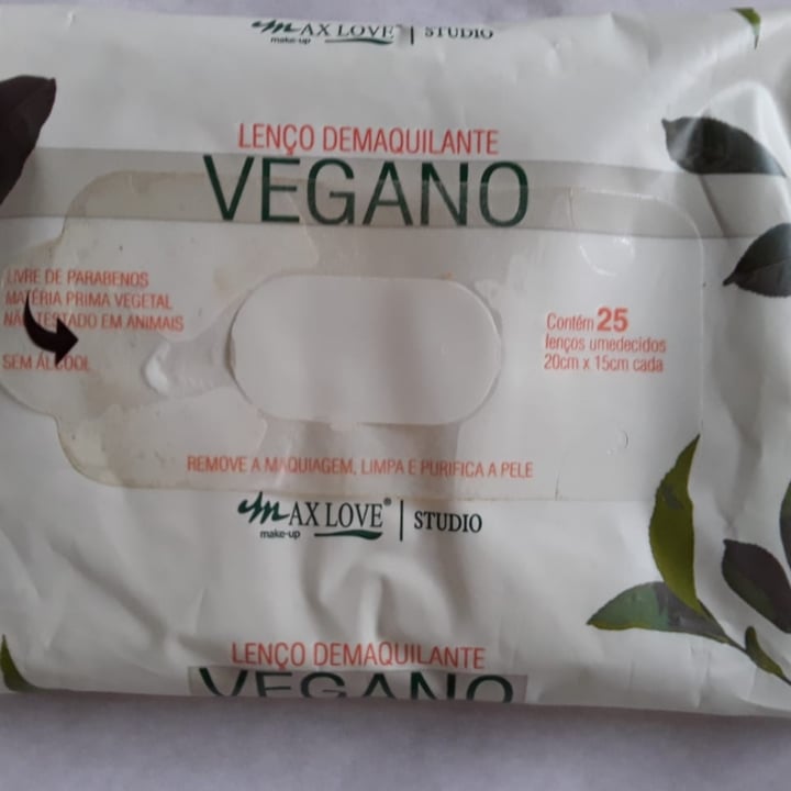 photo of Maxlove Lenço Demaquilante shared by @eliscwb on  19 Apr 2022 - review