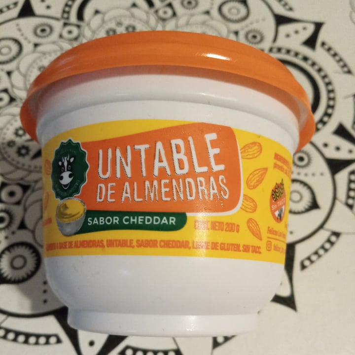 photo of Felices Las Vacas Untable de Almendras Sabor Cheddar shared by @brownielau on  04 Aug 2020 - review