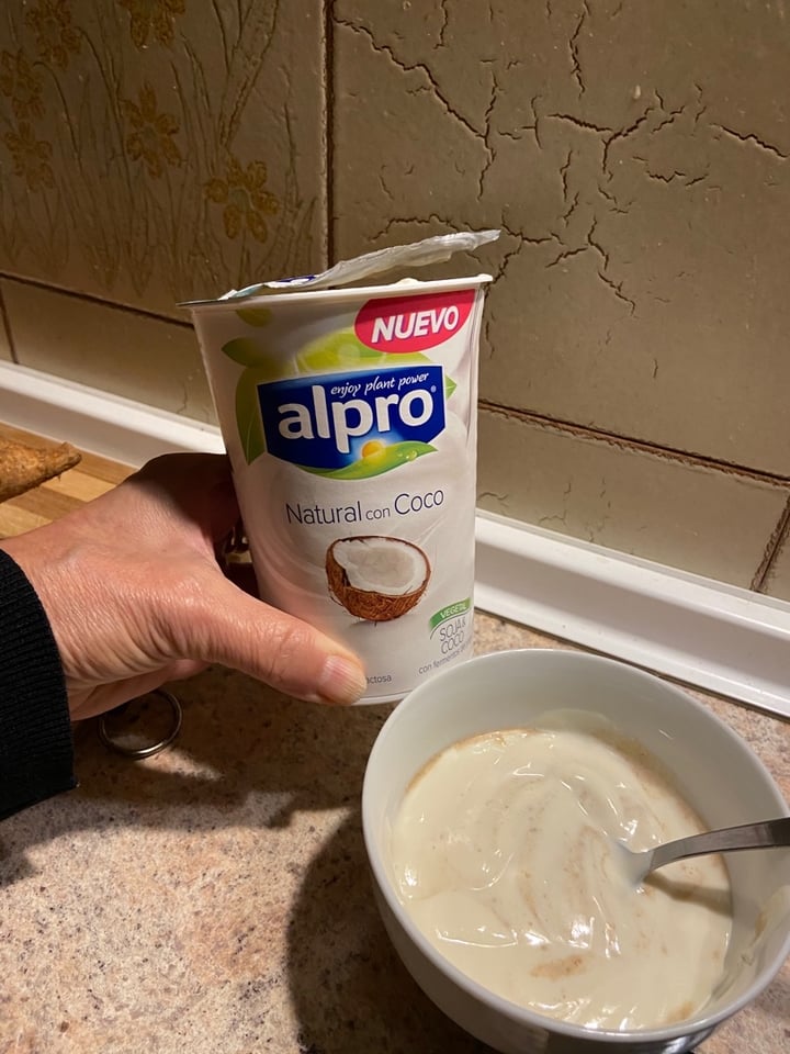 photo of Alpro Natural Con Coco Yogurt shared by @adrianaduartemotta on  30 Dec 2019 - review