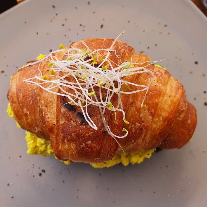 photo of The Kind Kitchen Tofu scramble with croissant shared by @theflipsideofg on  16 Sep 2020 - review
