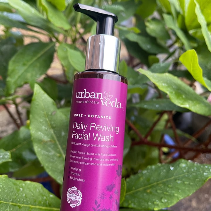 photo of UrbanVeda Daily Reviving Facial Wash shared by @familywanderful on  19 Jun 2022 - review