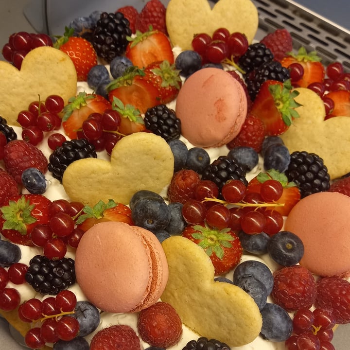 review photo of Shanti Vegan Cream Tart Con Crema Pasticcera E Frutta Di Stagione shared by @elisaferrari on 24 Sep 2022 - review