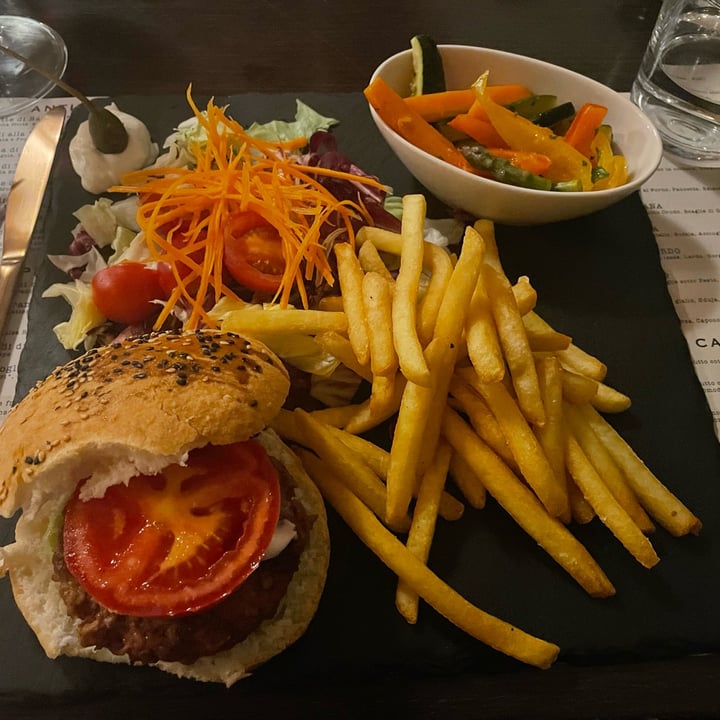 photo of Verderame - Ristorante Pizzeria - Gluten Free Beyond Burger shared by @lulu85 on  23 Sep 2022 - review