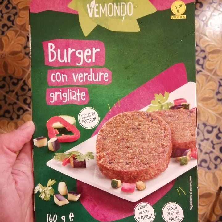 photo of Vemondo Burger con Verdure Grigliate shared by @mlizard on  22 Nov 2021 - review