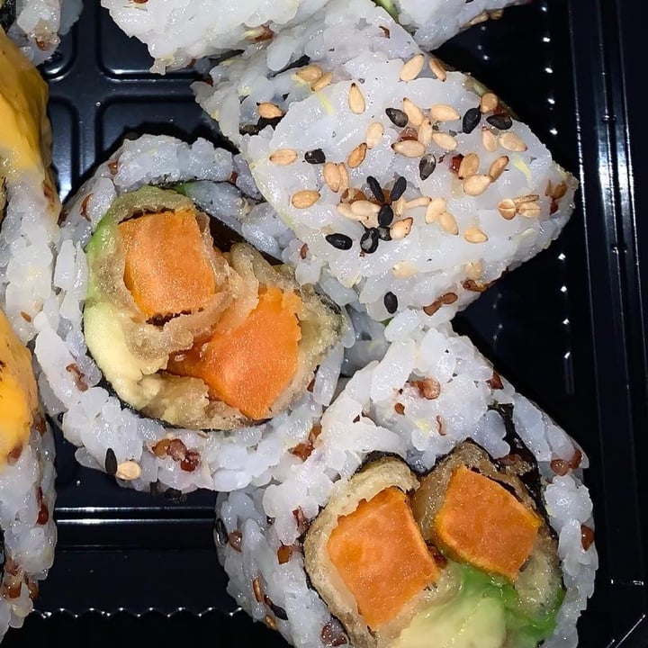 photo of Vegan Meat & Sushi Vegetalien Yam and avocado shared by @lavejeanne on  12 Dec 2021 - review