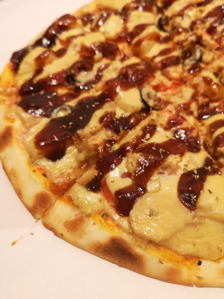 photo of WS Deli Experience Store Bbq Chicken Pizza shared by @raffymabanag on  03 Feb 2019 - review