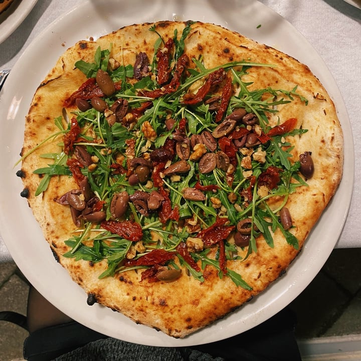 photo of E quatt vie Pizza vegana shared by @wabiside on  30 Apr 2022 - review