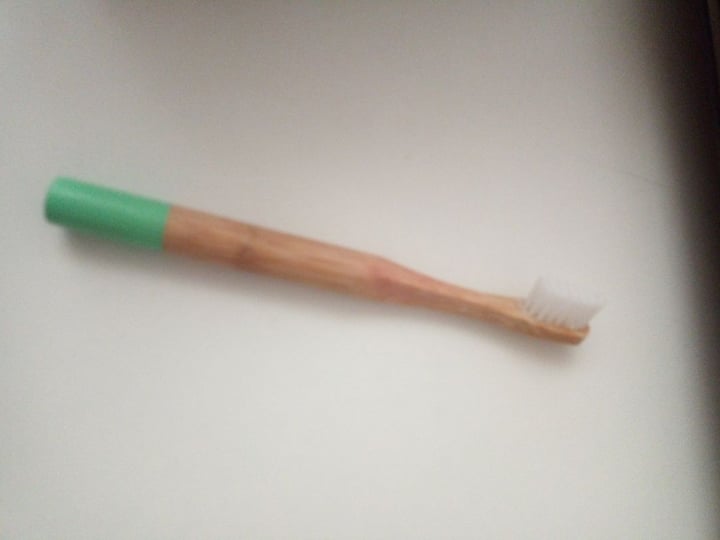 photo of Herbolario Almería Cepillo De Dientes De Bambú shared by @veganalibertad on  02 Nov 2019 - review