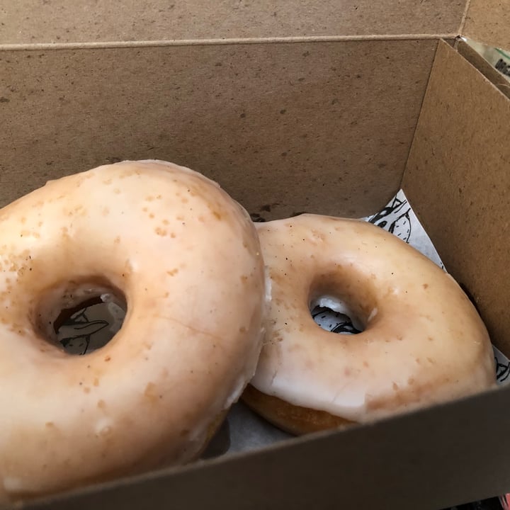 photo of Doe Donuts Salted Vanilla Bean shared by @lynnemp on  02 May 2022 - review