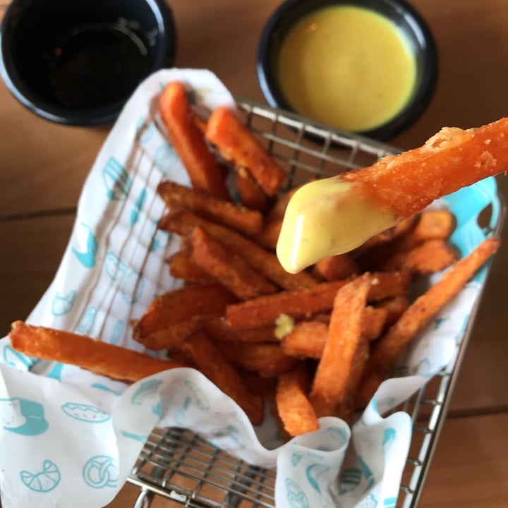 review photo of Crust Corner Sweet Potatos Fries shared by @iraghad on 09 Apr 2021 - review