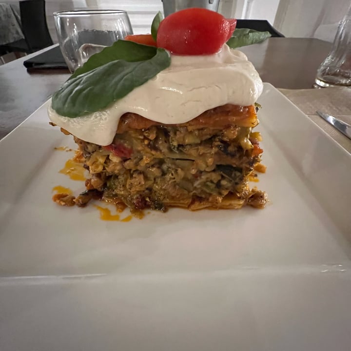 review photo of Sabores de Sandra VEGAN Restaurant Lasaña Vegana shared by @justdevzero on 07 Nov 2022 - review
