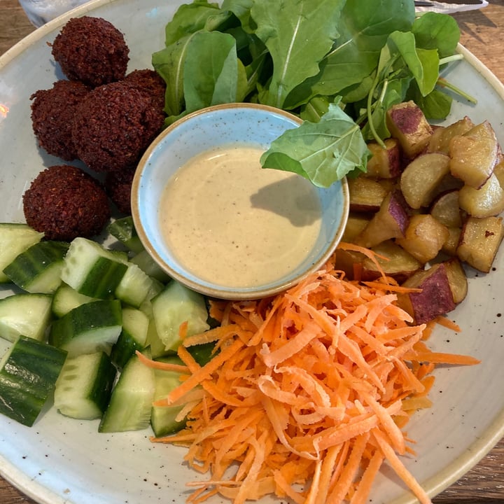 photo of Café Caprice Falafel bowl shared by @phoebekon2 on  10 Aug 2020 - review
