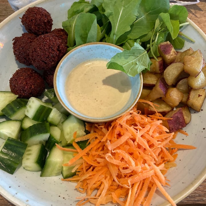 review photo of Café Caprice Falafel bowl shared by @phoebekon2 on 10 Aug 2020 - review