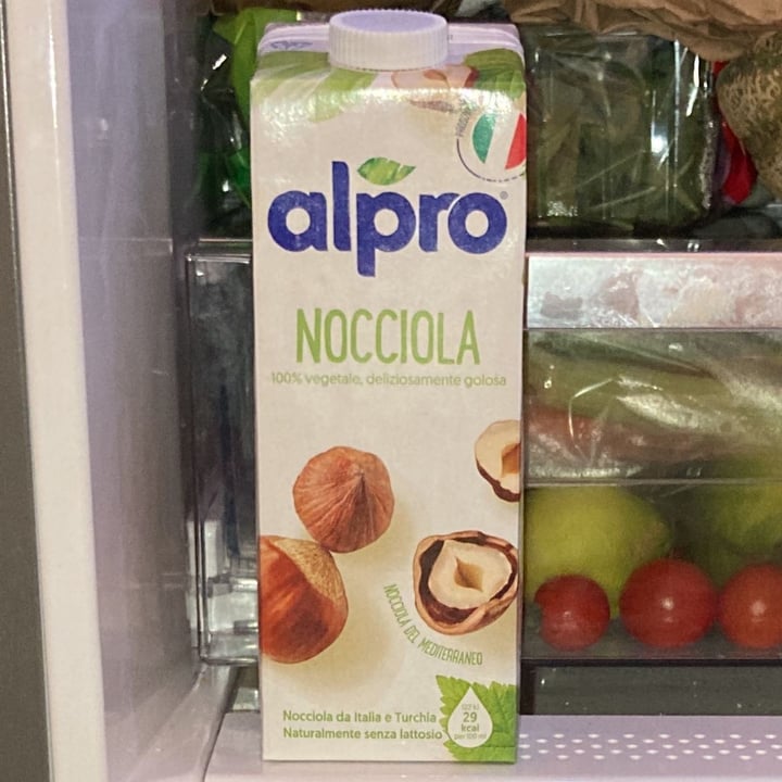 photo of Alpro Latte alla nocciola shared by @vevvesped on  24 May 2022 - review