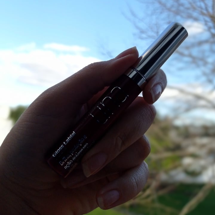 review photo of Natura Natura Una Labial Gloss shared by @mercabitch on 05 Oct 2020 - review