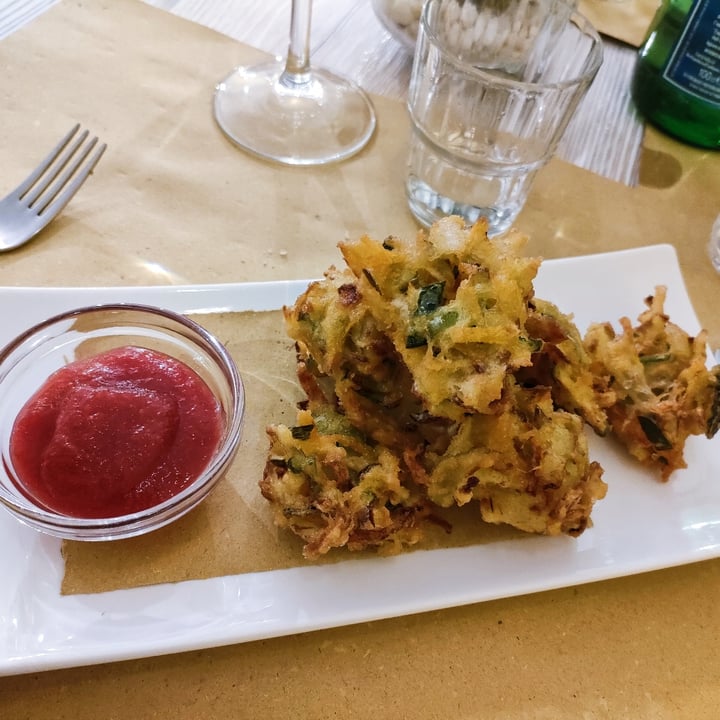 photo of Cinque Sapori Cucina e Bottega Nuvolette di Verdure Fritte shared by @irene80 on  08 May 2022 - review