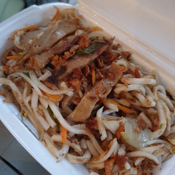 photo of Vegan Express Gebratene Nudeln mit veganer Ente shared by @jany666 on  05 Jul 2021 - review