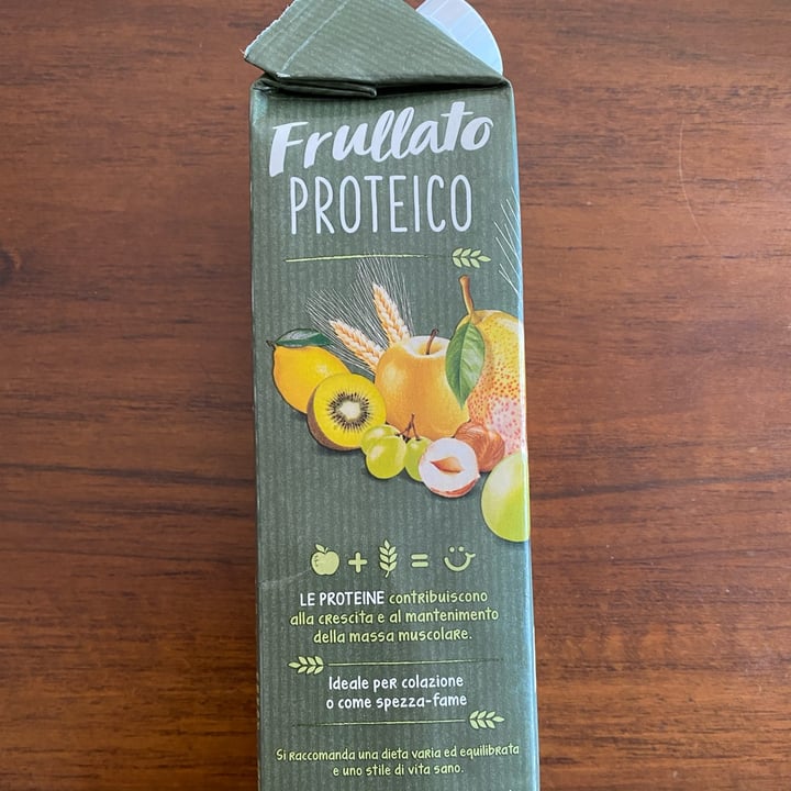 photo of Valfrutta 100% Frullato Proteico shared by @whatthefuck on  24 Oct 2022 - review