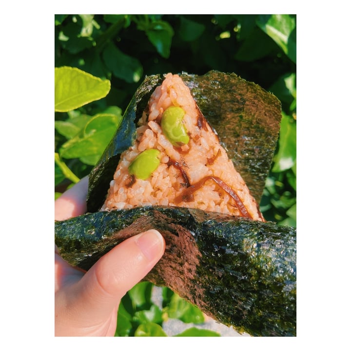 photo of Clover Bakery & Cafe Edamame/Konbu Onigiri shared by @groovyjunebug on  31 Jul 2021 - review