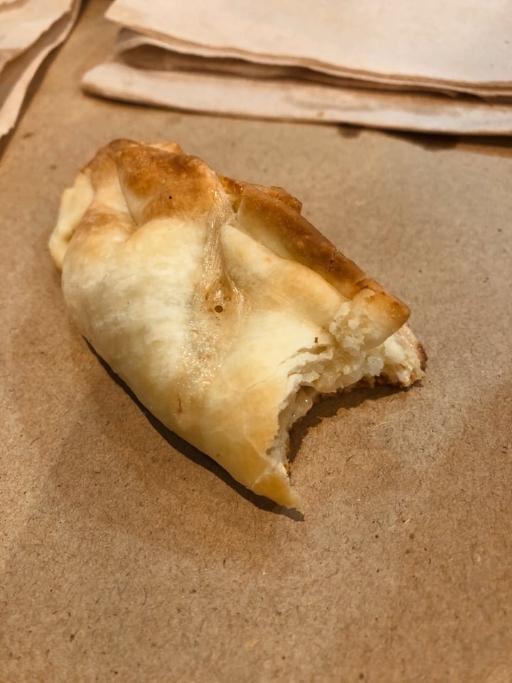 photo of Futuro Veggie - Coffee & Deli Empanada Capresse shared by @martu-m on  17 Jan 2020 - review