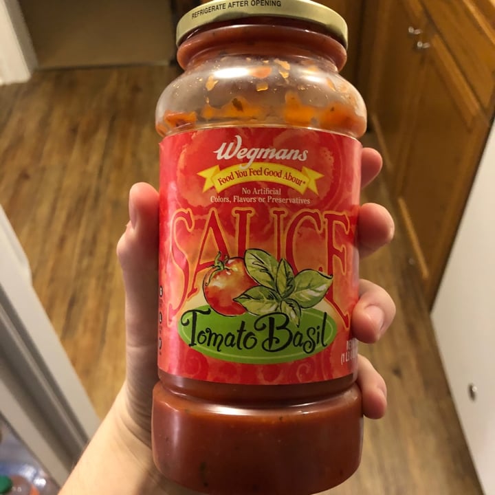 photo of Wegmans Tomato Basil Sauce shared by @lauren0gden on  05 May 2020 - review