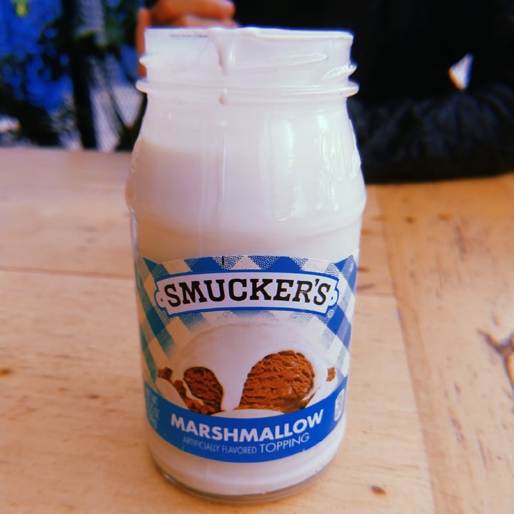 photo of Smucker's Marshmallow Topping shared by @gisselleearthling on  27 Sep 2021 - review