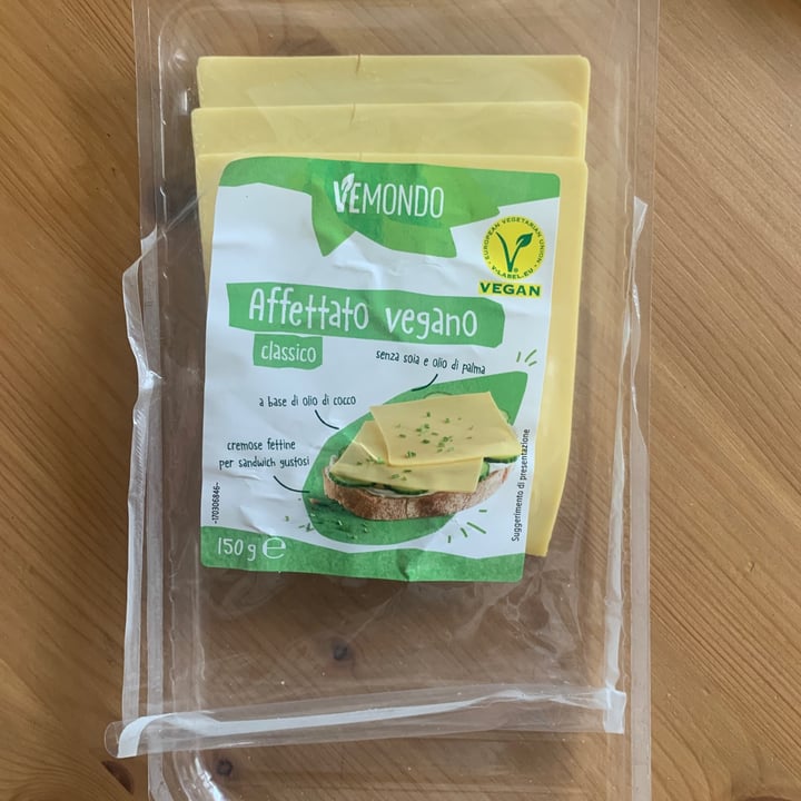 review photo of Vemondo Affettato Vegano Classico shared by @lucreziavilla on 15 Mar 2022 - review