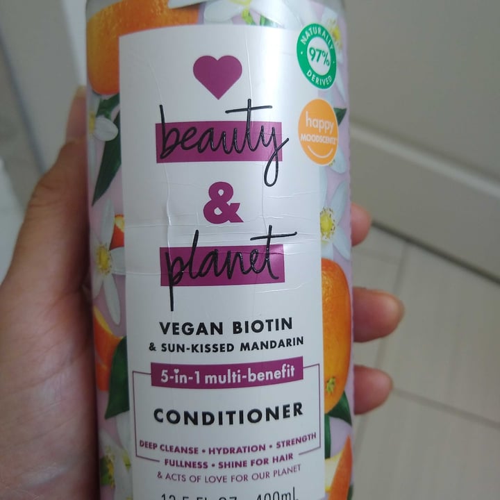 photo of Love Beauty and Planet Acondicionador shared by @tschwendeman on  27 Jun 2021 - review