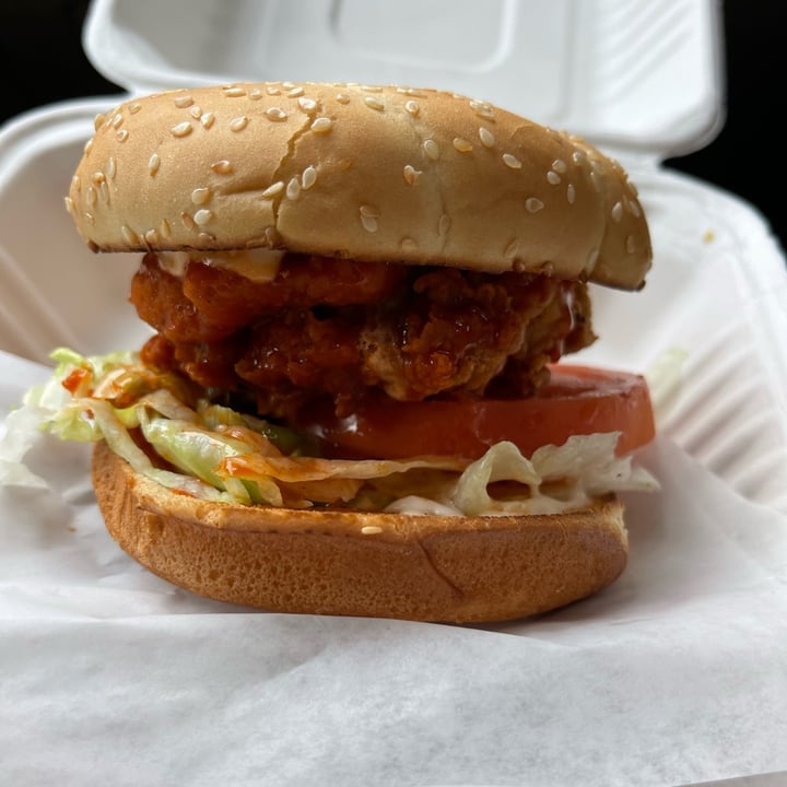 photo of Fern Cafe and Bakery Buffalo Chickun Burger shared by @ravenmychelle on  16 Nov 2021 - review