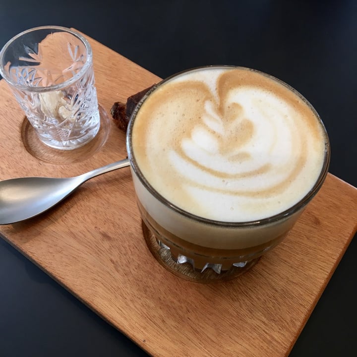 review photo of Local's Cappuccino (with oat milk) shared by @taz on 03 May 2022 - review