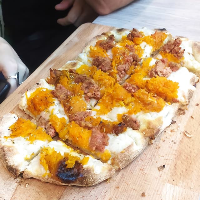 菜肴“Pinsa Autunno”的照片
