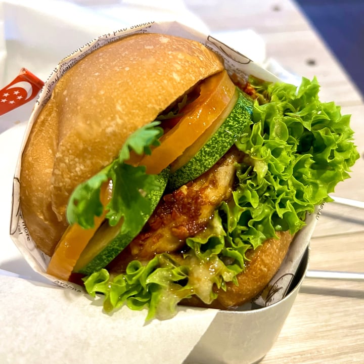 photo of VeganBurg Singapore Vegan Hainanese Chicken Burger shared by @vegan-ravana on  02 Aug 2022 - review