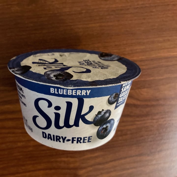 photo of Silk Blueberry Yogurt Alternative Made with Soy shared by @teresahaering on  07 Sep 2021 - review