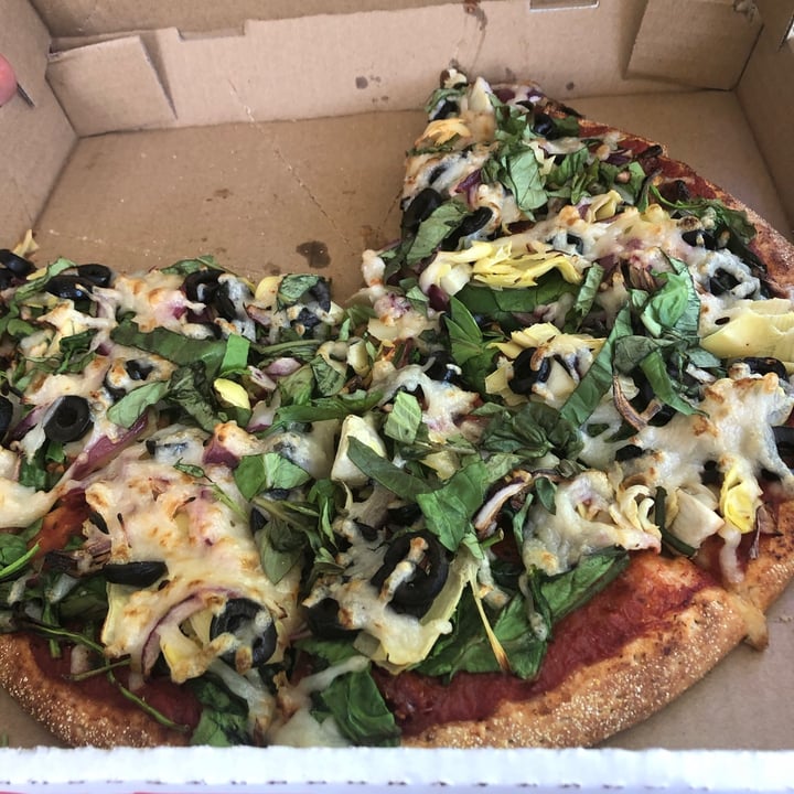 photo of Extreme Pizza Pandora’s Box Pizza (veganized) shared by @wholefoodwholehearts on  10 May 2021 - review