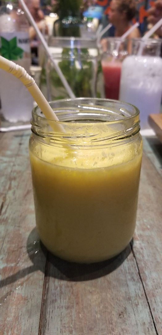 photo of Mango Vegan Mango Lassi shared by @criselefantasia on  04 Dec 2019 - review