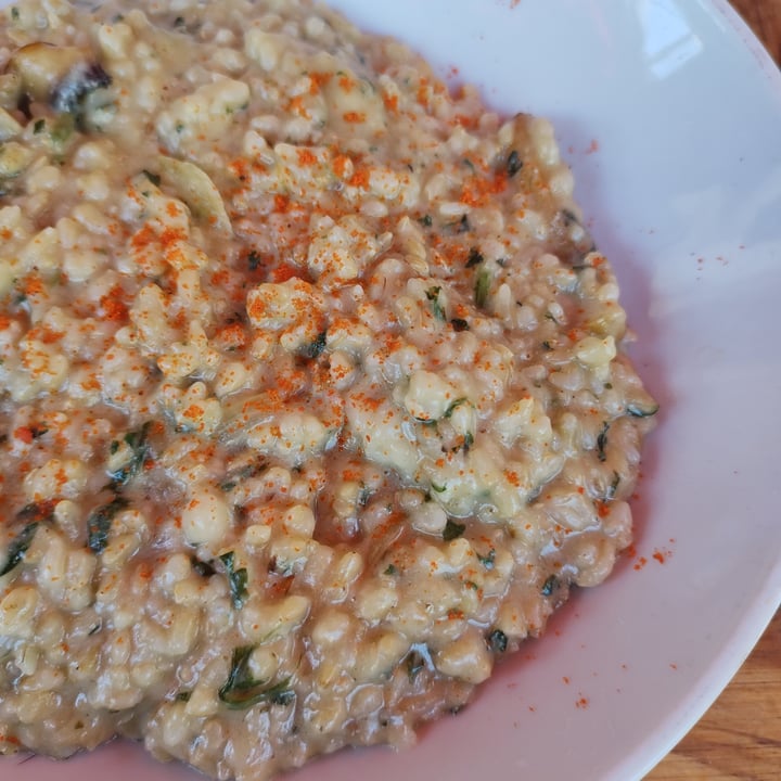 photo of Loving Hut Risotto de hongos shared by @noeschulz on  06 Mar 2022 - review