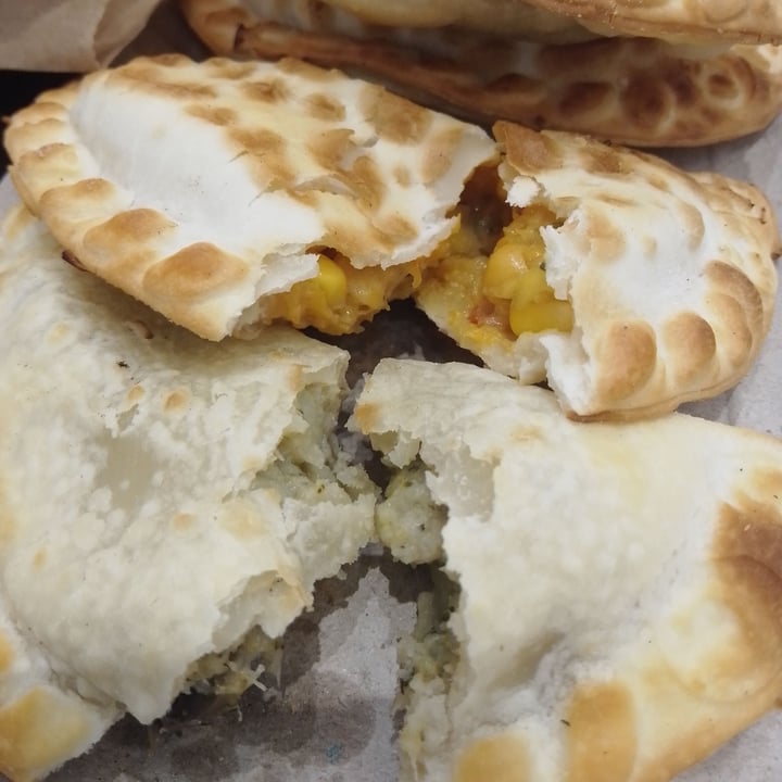 review photo of Kiosco de empanadas y pizzas Avellaneda Empanadas veganas shared by @iliana on 30 Oct 2022 - review