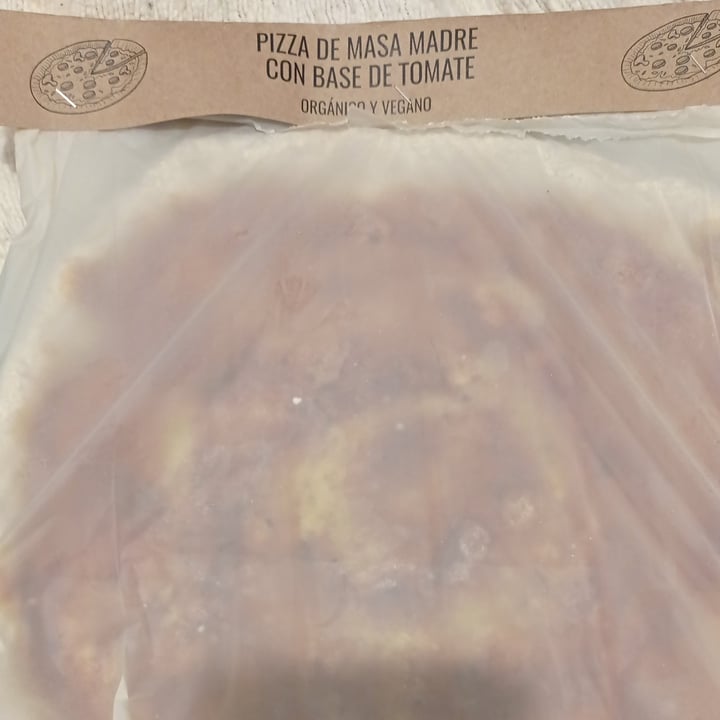 photo of Craft Vegan Bakery Pizza Masa Madre Con Tomate Organico shared by @malalafontan on  29 Apr 2022 - review