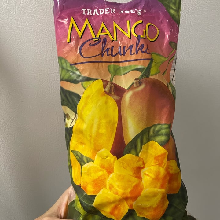 photo of Trader Joe's Organic mango chunks shared by @triciaa on  26 Aug 2022 - review