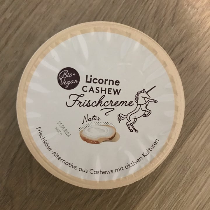 photo of Licorne Cashew Frischcreme Natur shared by @vegvale on  20 Mar 2022 - review
