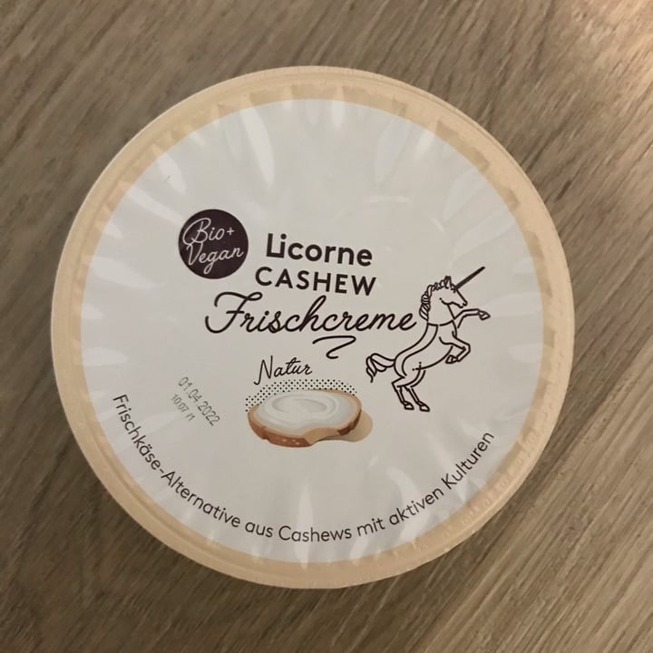 review photo of Licorne Cashew Frischcreme Natur shared by @vegvale on 20 Mar 2022 - review