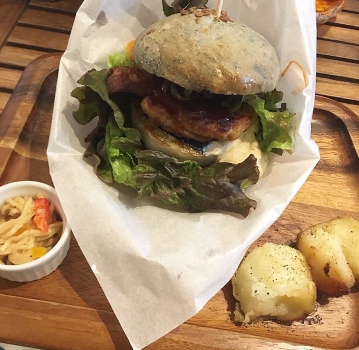 photo of Veganic to go Teriyaki Soy Chicken And Lotus Burger shared by @veganwithamor on  31 Mar 2020 - review